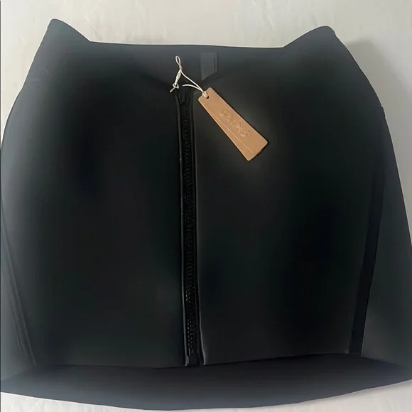 SKIMS Black Swim Skirt onyx medium - Picture 2 of 7